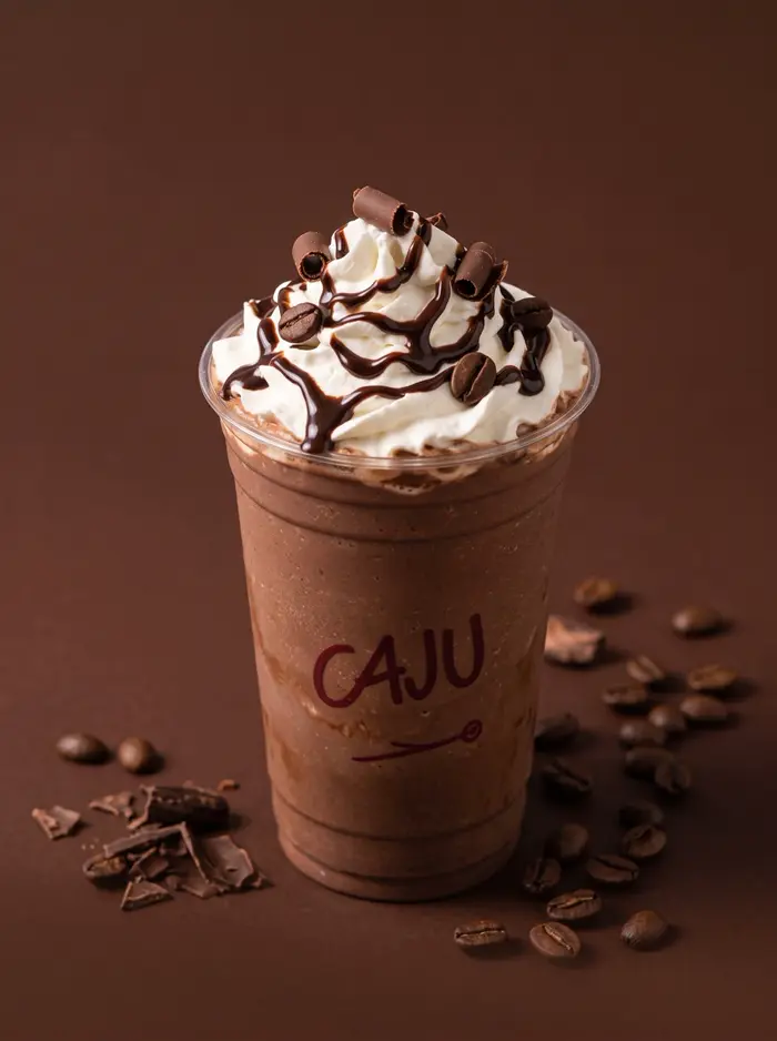 Shake de chocolate com café e chantilly
